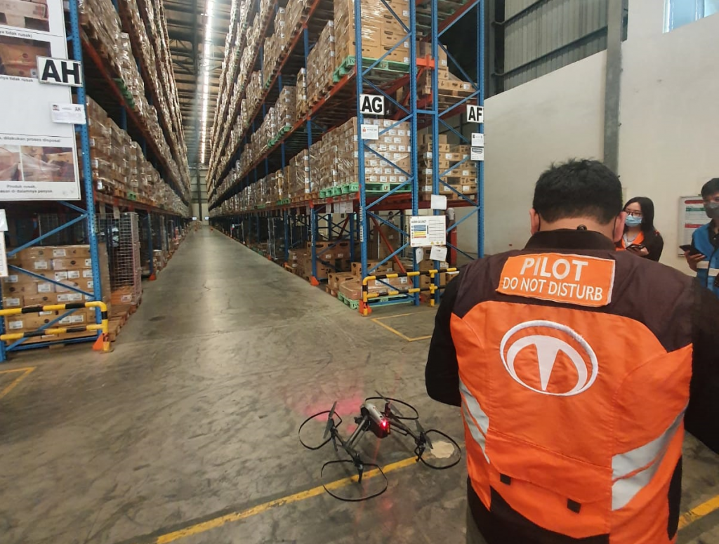 Drone untuk gudang dan logistik