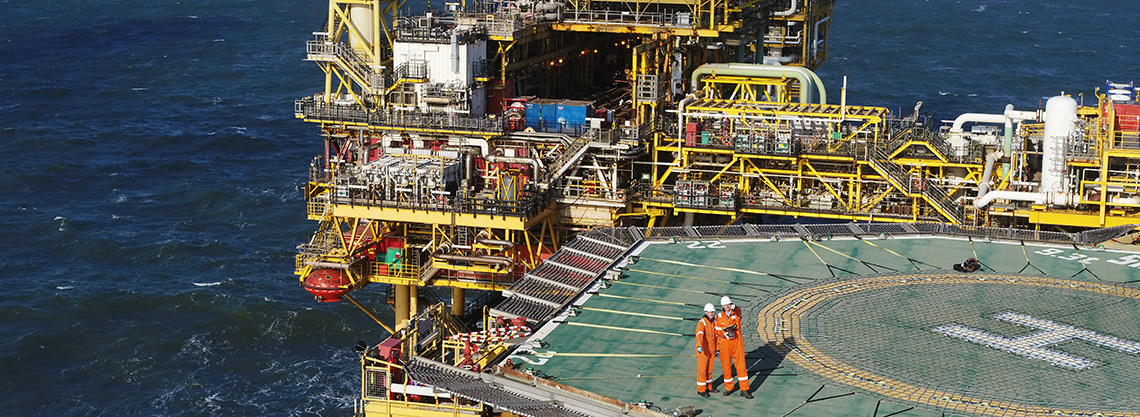 Tim Terra Drone Europe berada di platform produksi minyak dan gas