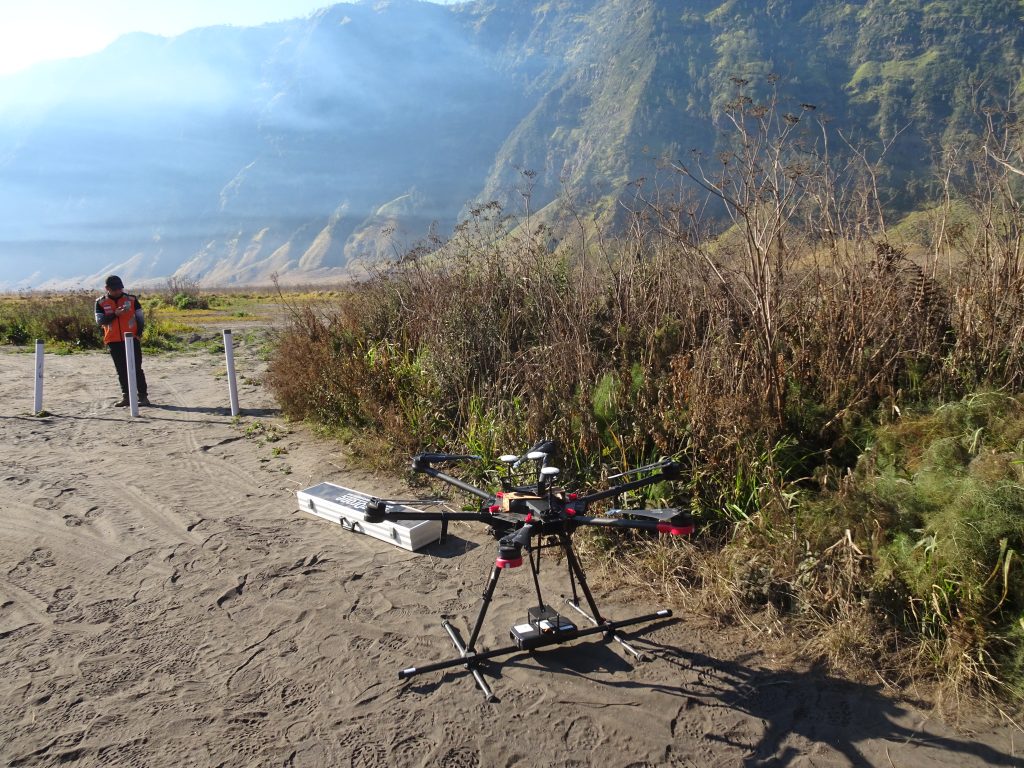 survey drone magnetik