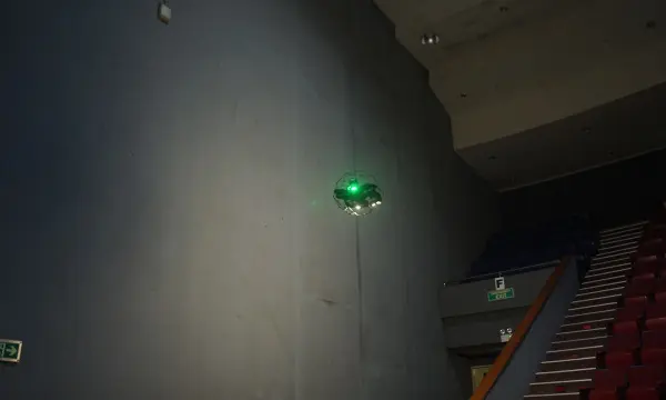 drone untuk inspeksi fasad gedung